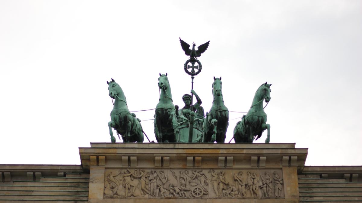 close up photo of the statue on the top of the Bradenburg Gate in Berlin
